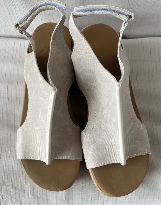 Sandale nou marimea 38