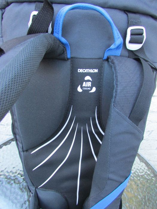 Туристическа раница Quechua Decathlon MH100 30L