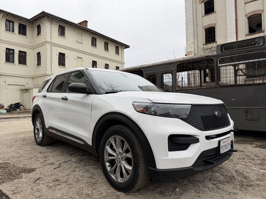 2020 Ford Explorer hybrid 33500€