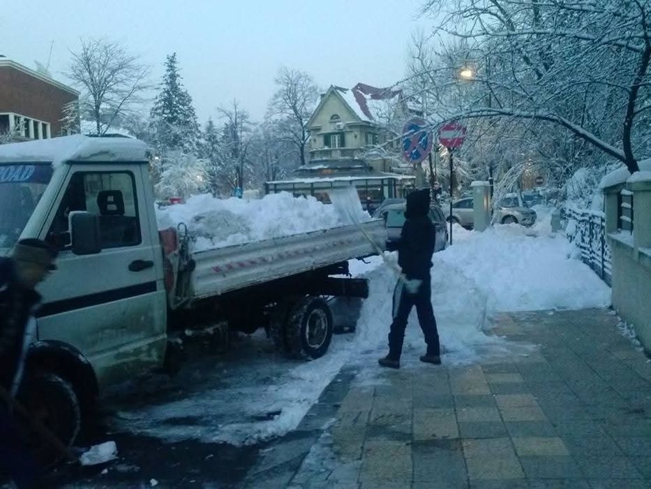 Servicii  deszăpezire curățarea zăpadă