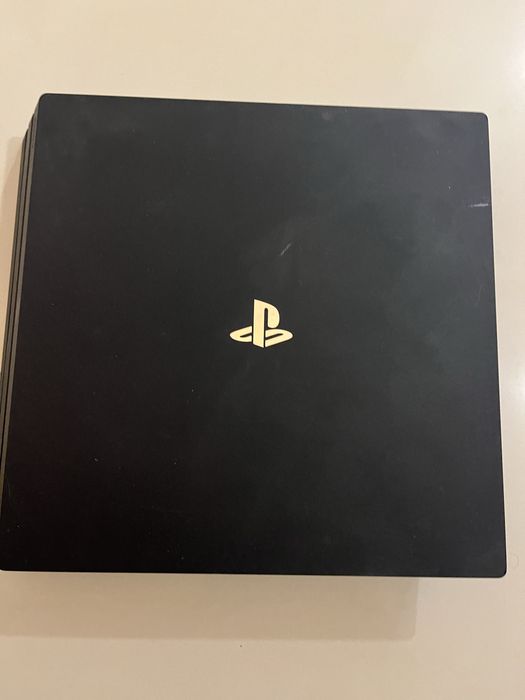 Vând PS4, este folosit dar funcțional