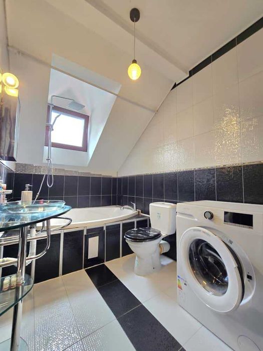 Apartament de 146 mp, dispus pe două niveluri, în zonă ultracentrală