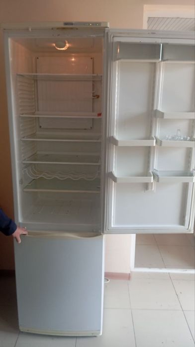 Атлант холодильник продается