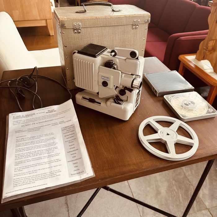 Винтидж кино прожектор EUMIG P8 Automatic 8mm + куфар и ролки