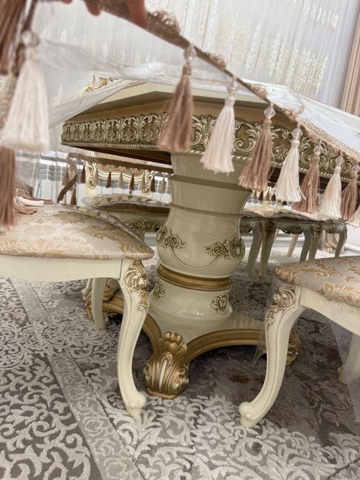 Продам стол и стулья 10шт