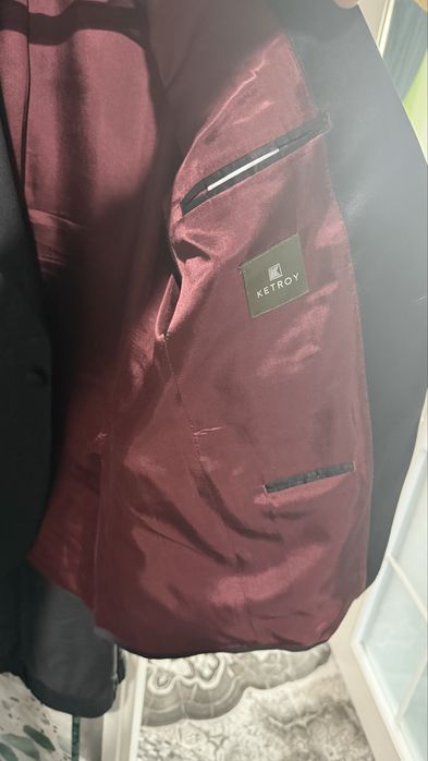 Продам смокинг Ketroy