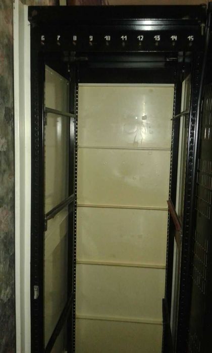 Серверный шкаф напольный ( серверная стойка )