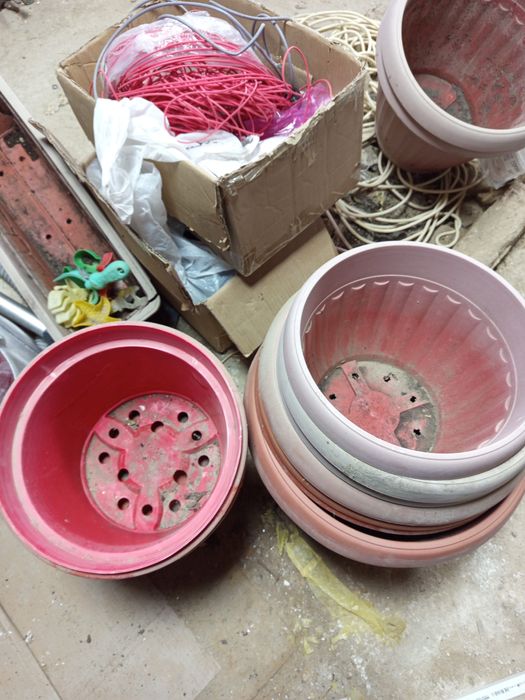 Продам горшки для цветов