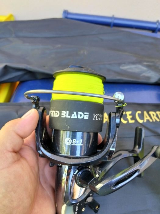 Se vând 3 lansete crap 3.9 m cu mulinete Wind blade 7000 cu bait runner echipate cu fir