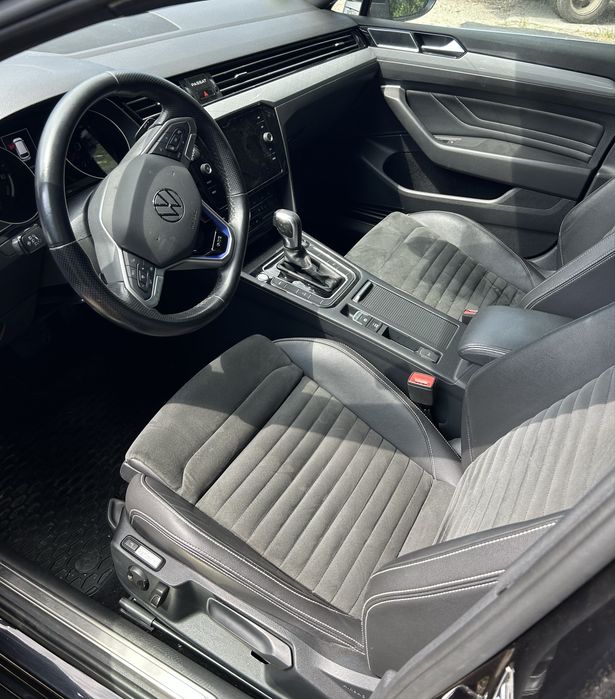 Volkswagen Passat GTE facelift 2021 - Plug-in Hibrid - Avariat