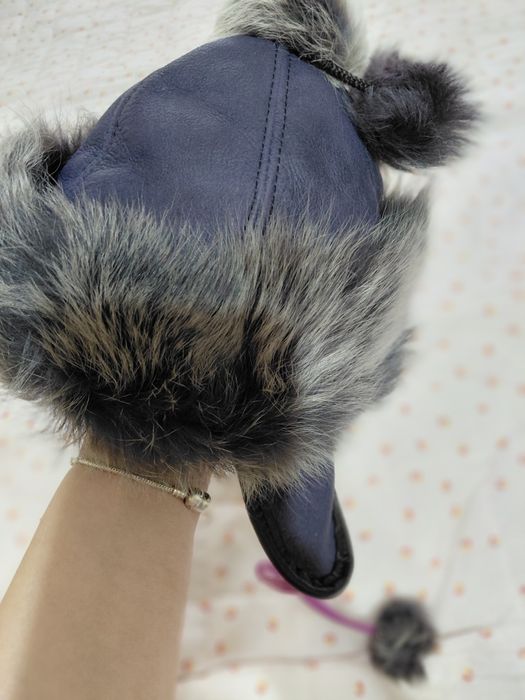 Caciula piele si blana naturala, varsta 2-3 ani, stare impecabila.