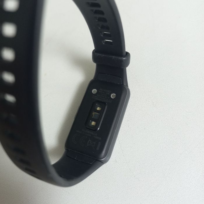 Huawei band 6 серия