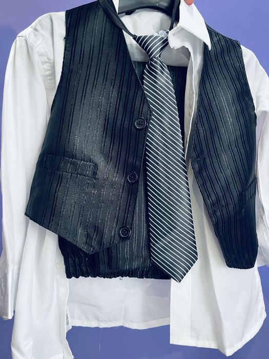 Елегантен Детски Костюм от 5 части - 4г.