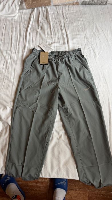 Сив панталон Nike