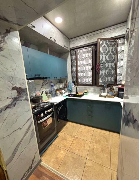 1в2/3/4 36м2 возле метро Буюк Ипак Йули продам срочно