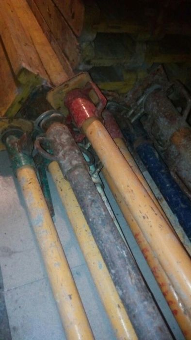 Inchiriez popici metalici reglabili!