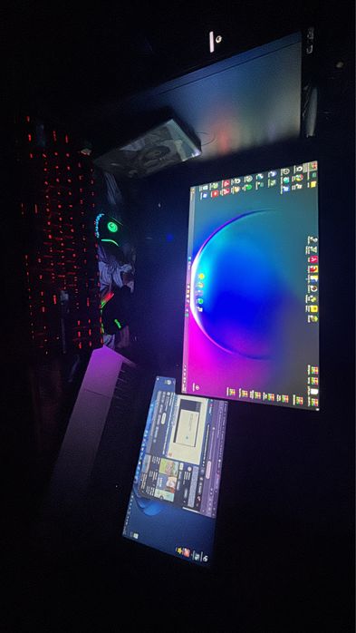 vand pc gaming sau dau la schimb
