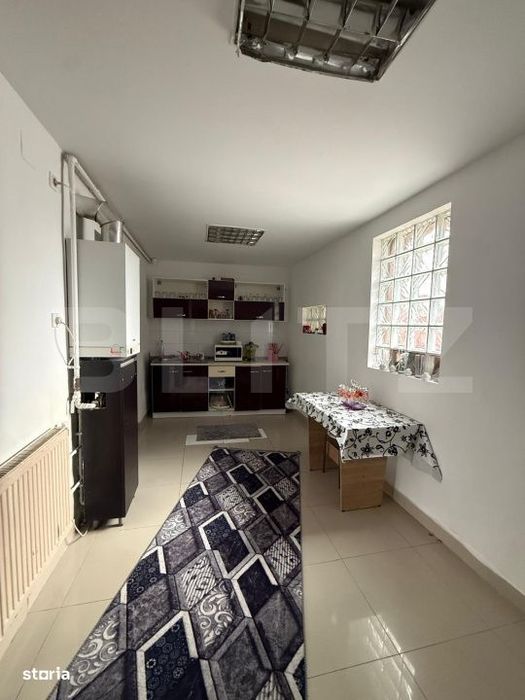 Apartament de vanzare , curte comuna, 2 camere, Zona Semicentral