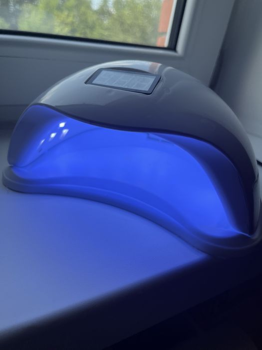 Продам лампу для ногтей