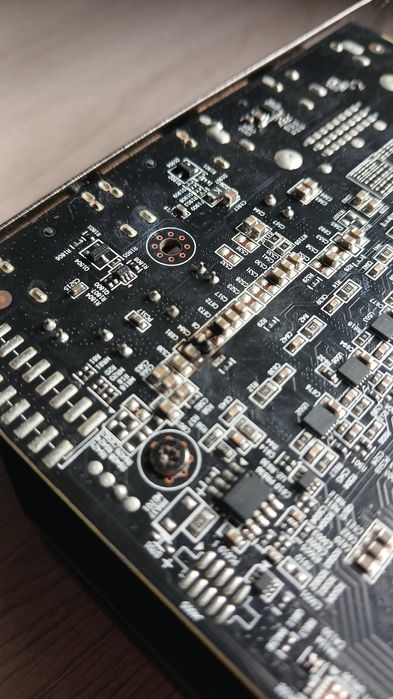 Rx590 8GB Gigabyte с дефектом