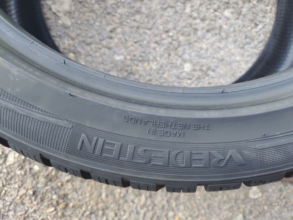 245/40/18" 2бр Vredestein wintrac pro, dot4122,7mm
