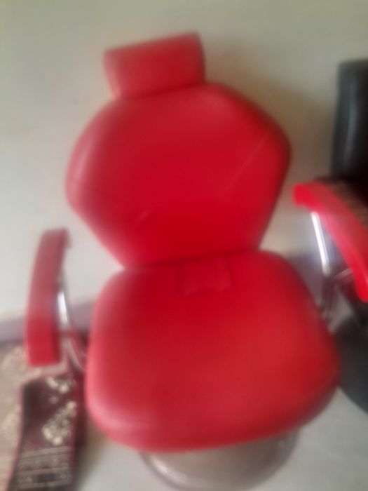 Салон кресло сотилади