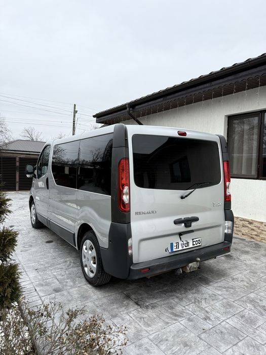 Vand Renault Trafic 8+1