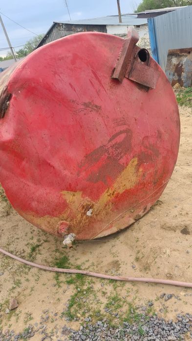 Продам срочно бочка 1 куб