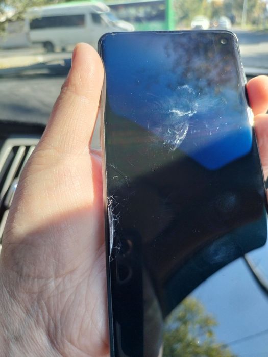 Samsung s10 в идеальном состоянии