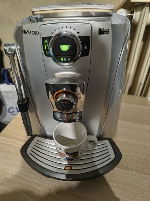 Vând expresor Saeco Taleo Giro