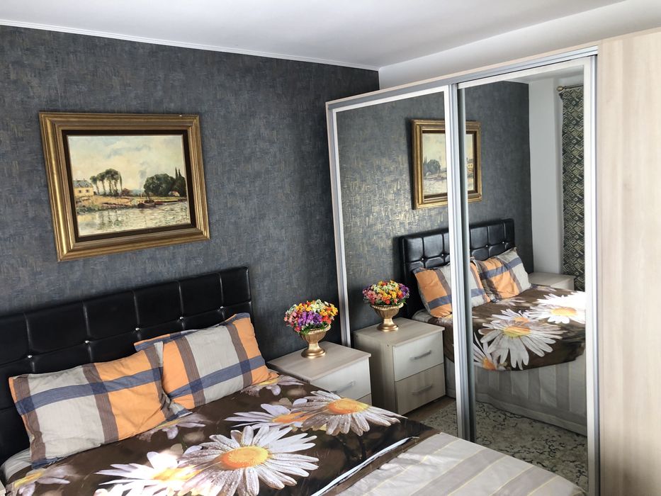 Vand Apartamnet 2 camere -Centru- vis a vis Primarie