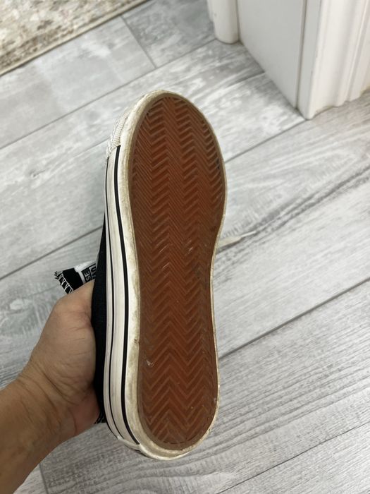 Продоётсы кеды пройзв. Вьетнам