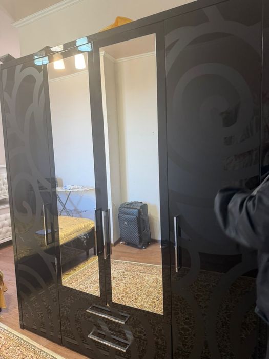 Продам спальный гарнитур кровать и шкаф