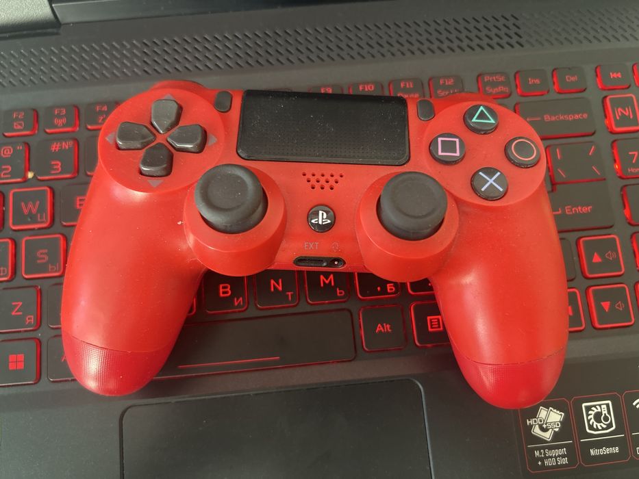 Геймпад PS4  красный