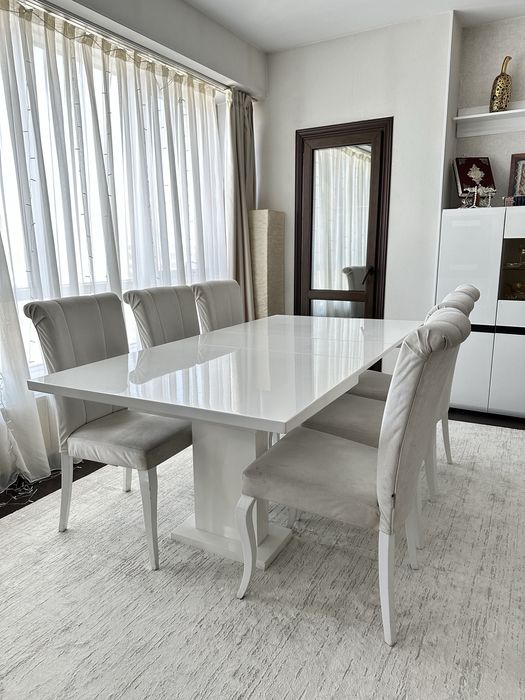 Стол со стульями