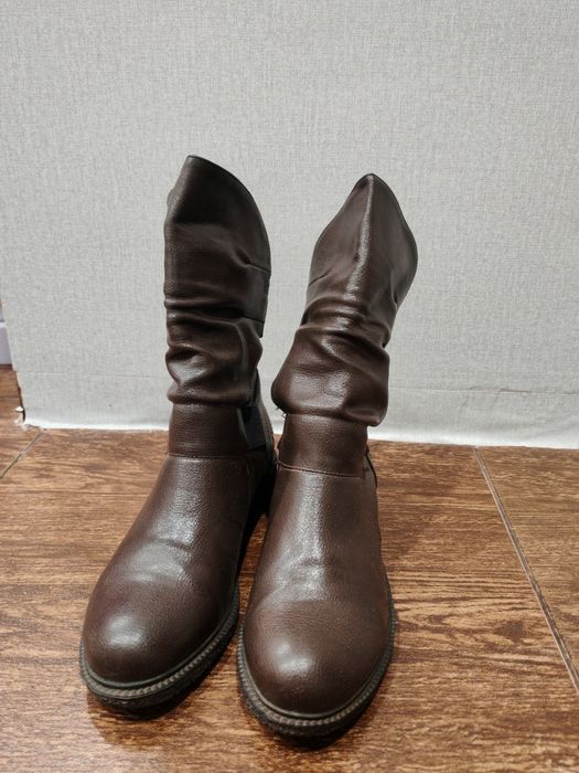 Продаются демисезонные полусапожки.