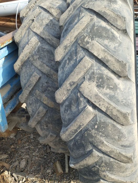 Шина трактора б/у Размер 13.6-3