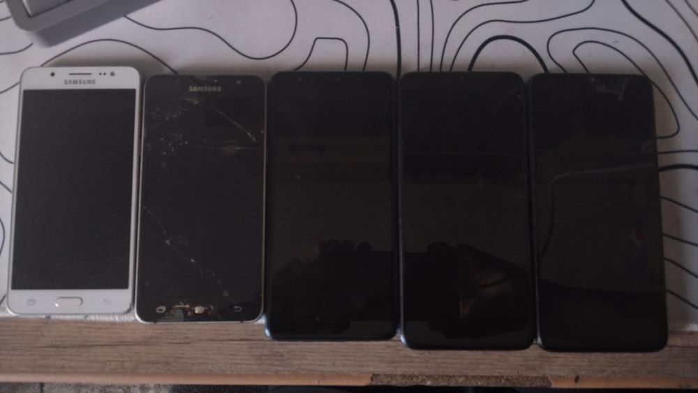 Продам телефоны Samsung j5,a7,a70