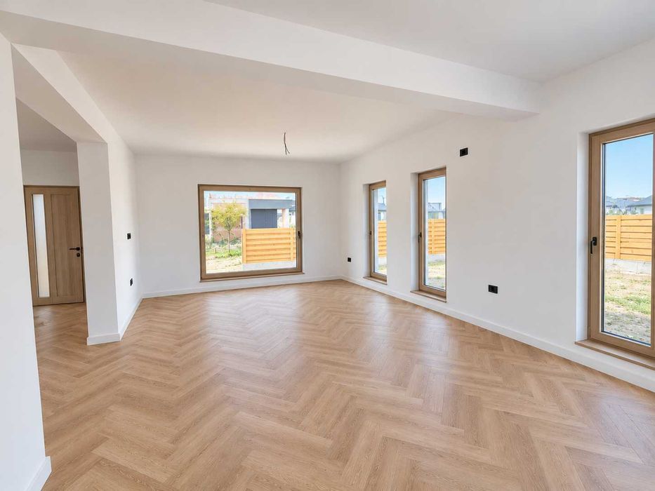 Vila P+1E finisaje premium platou Prundu zona Targ