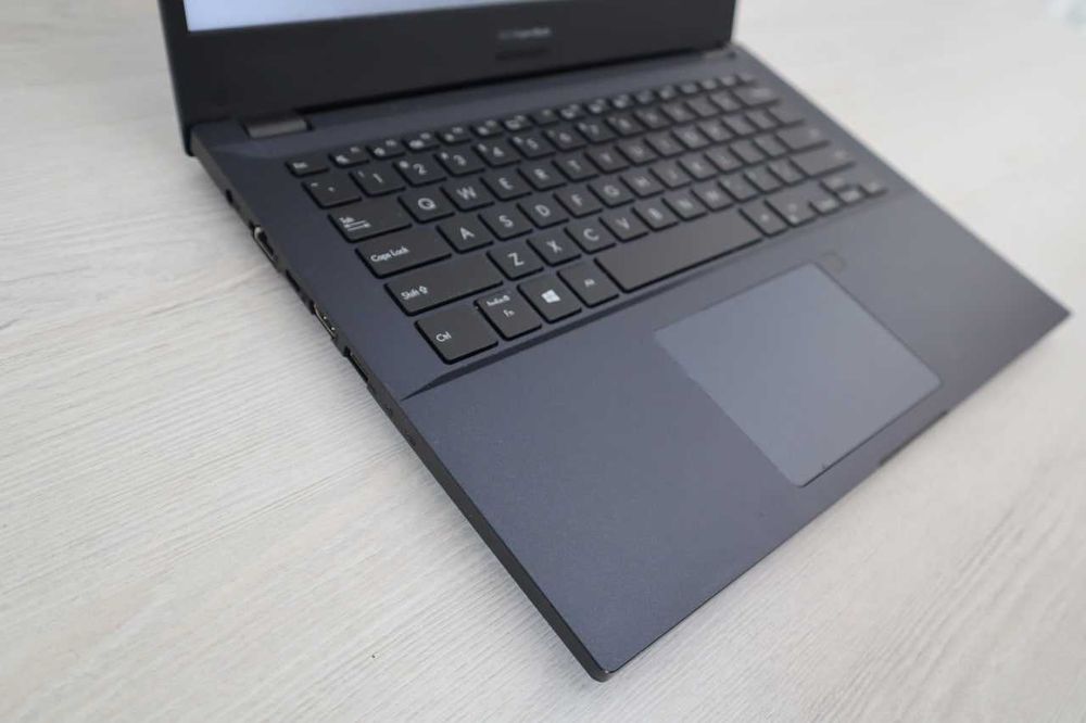 Надежный ноутбук Asus ExpertBook —Идеально для работы, бизнеса и учебы