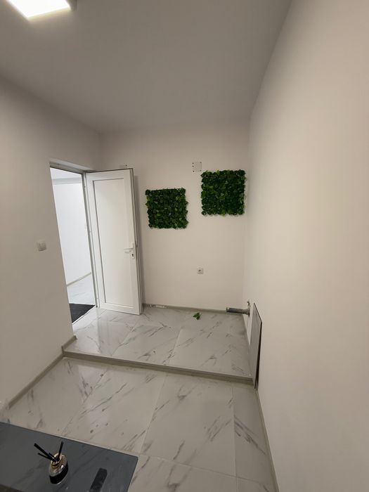 Дава се под наем Магазин в Шумен, Център - 110 кв.м за 408 € - Снимка #9