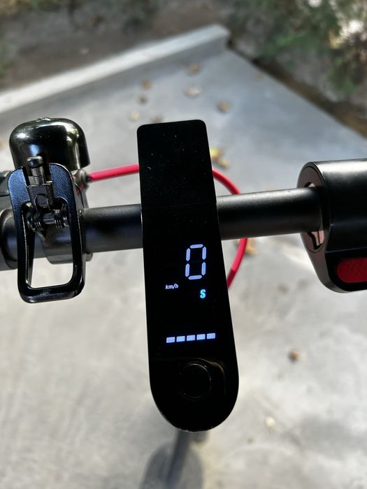 Продам Электросамокат xiaomi mi pro 2 в хорошем состоянии