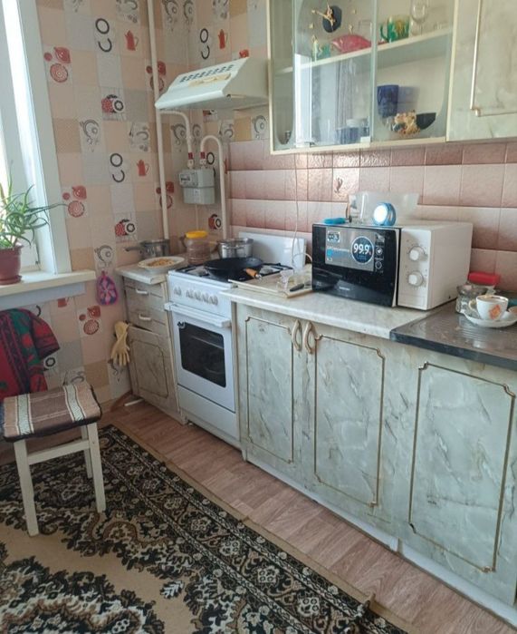 Продам 2 комнатную 19 мкр 18500