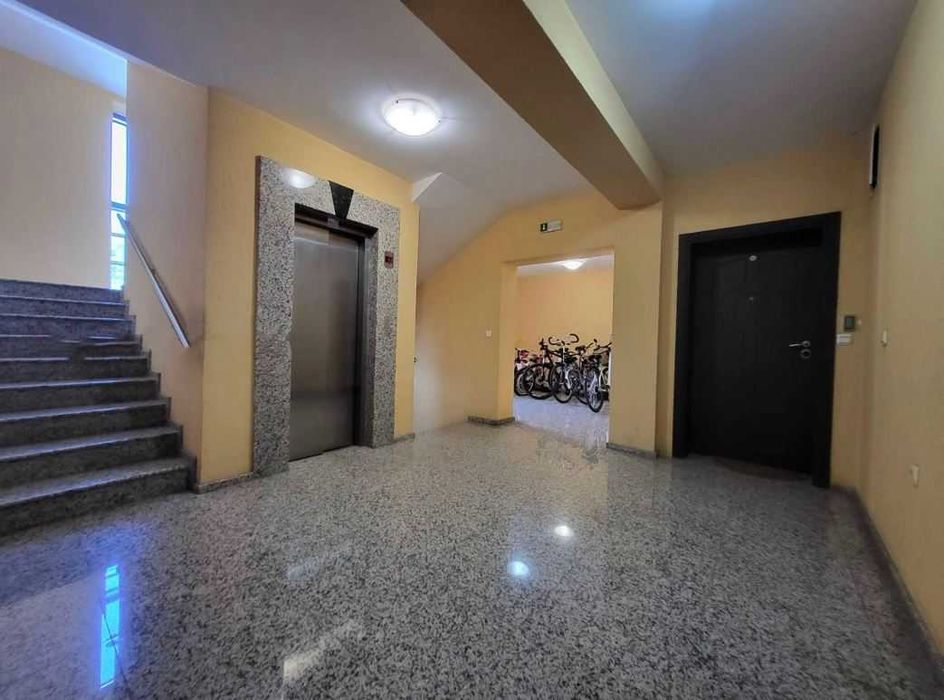 Дава се под наем Тристаен апартамент в Варна, м-т Св. Никола - 120 кв.м за 997.05 € - Снимка #7