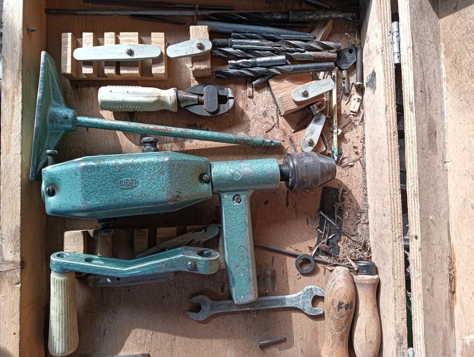 Продается электродрель СССР 9500т