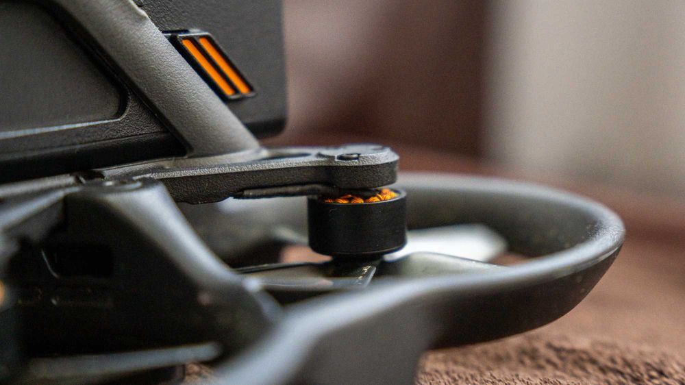 DJI Avata Full Set (Pro-View + FPV Controller + батерии + аксесоари)