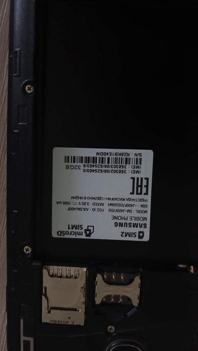 Смартфон Samsung Galaxy J4