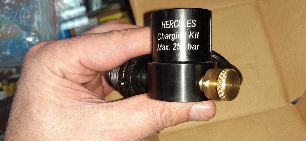 Зарядна станция адаптор за  въздушна пушка PCP