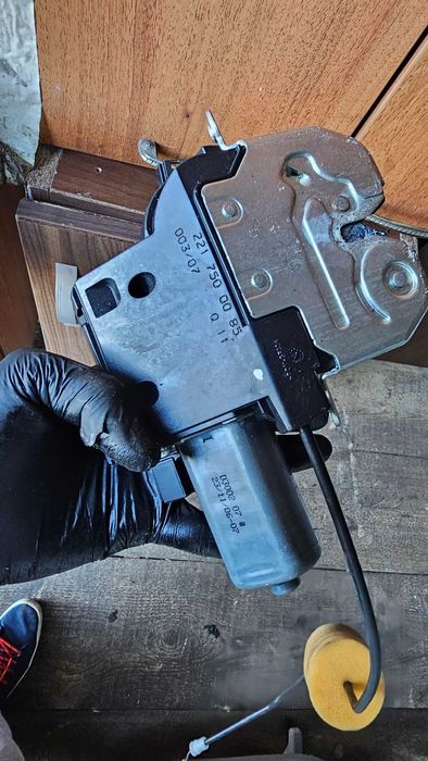 Broasca capota spate softclose Mercedes S-Class W221 a2217500085 S320