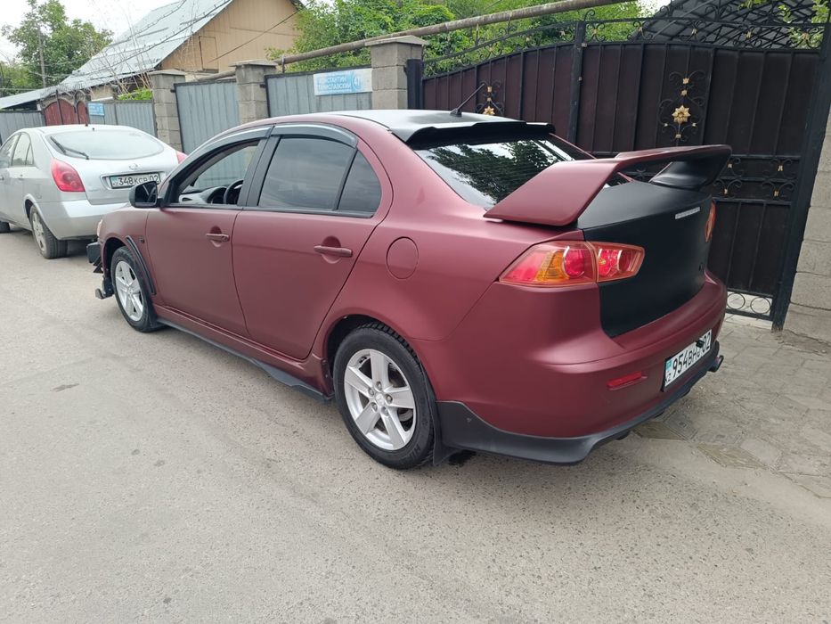 Продам машину LANSER X